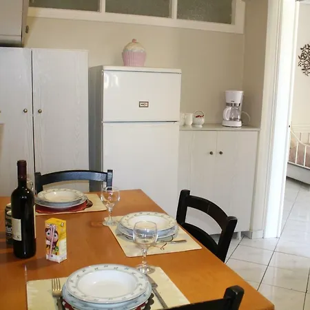 Alekos Beach Houses Marina Apartment